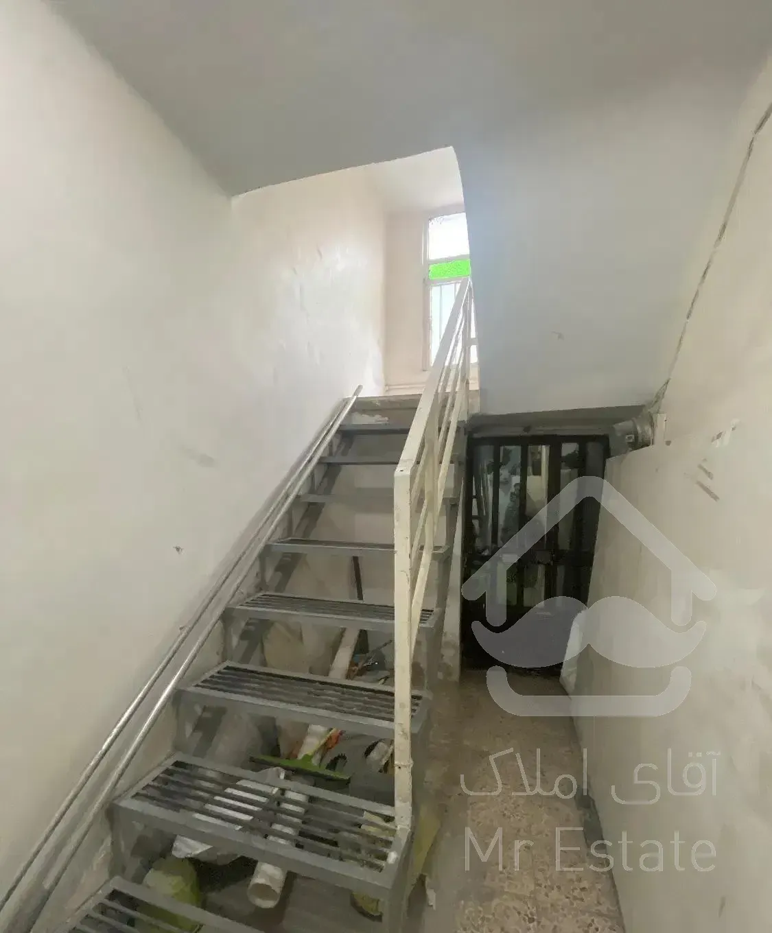 یک خانه مستقل صد متری