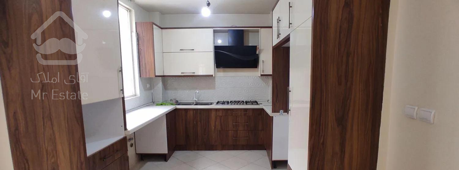 تکواحدی/فروشنده واقعی/رو به آفتاب