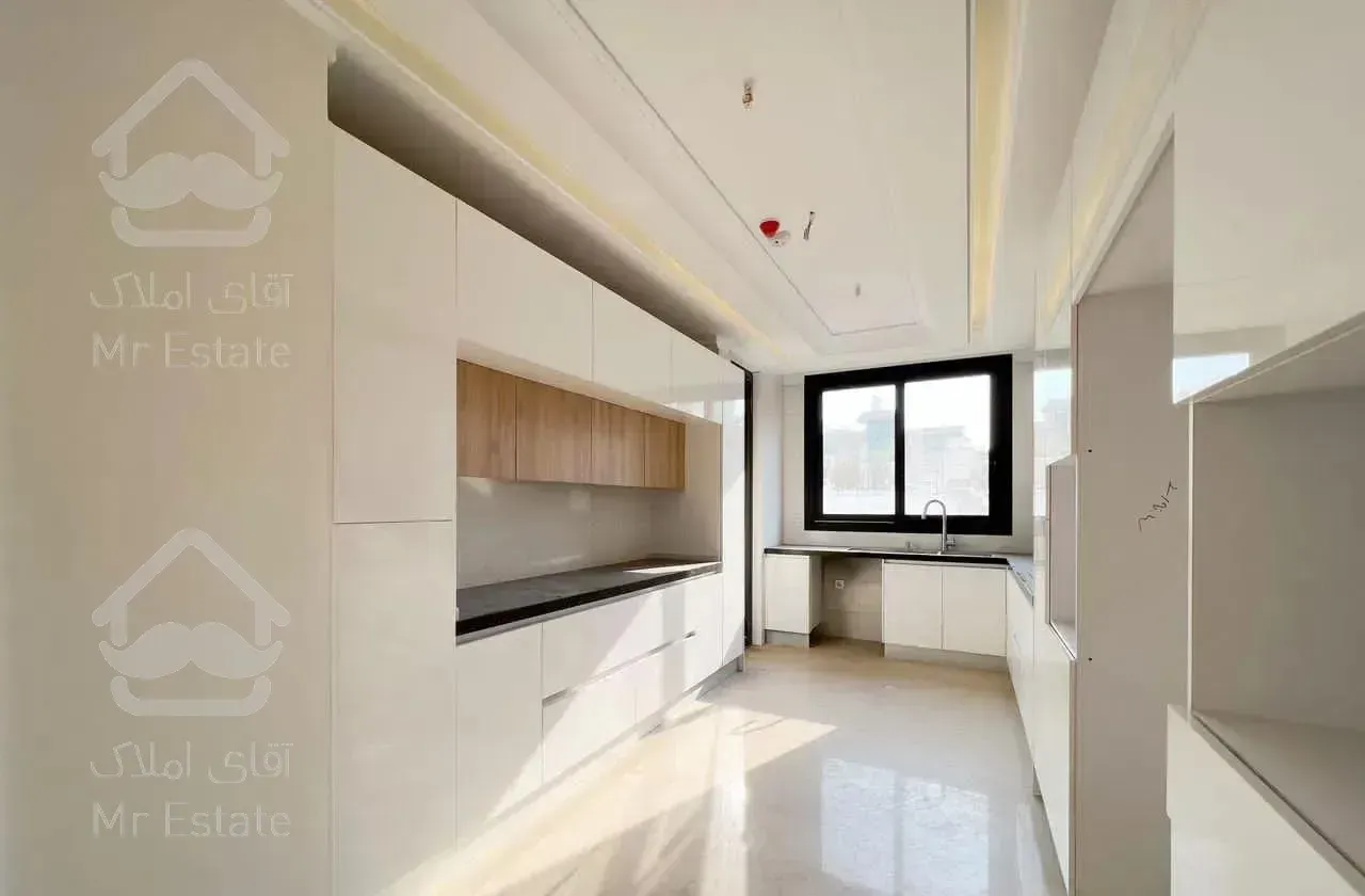 ۲۲۵ متر ۳خواب پاسداران ۲پارکینگ فول