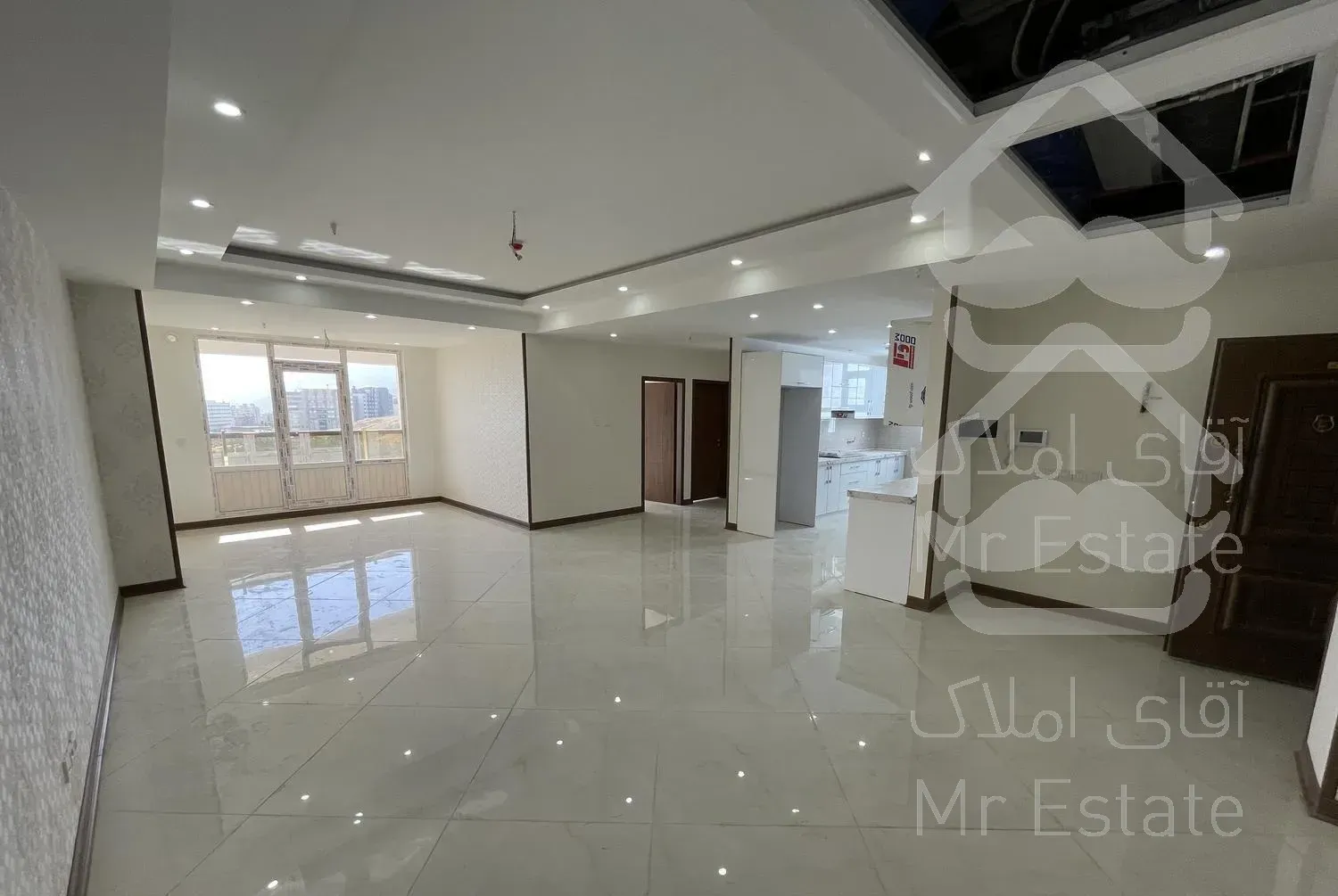 ۱۱۳متردر برج کم واحد/طبقه اول/فضای سبز اختصاصی