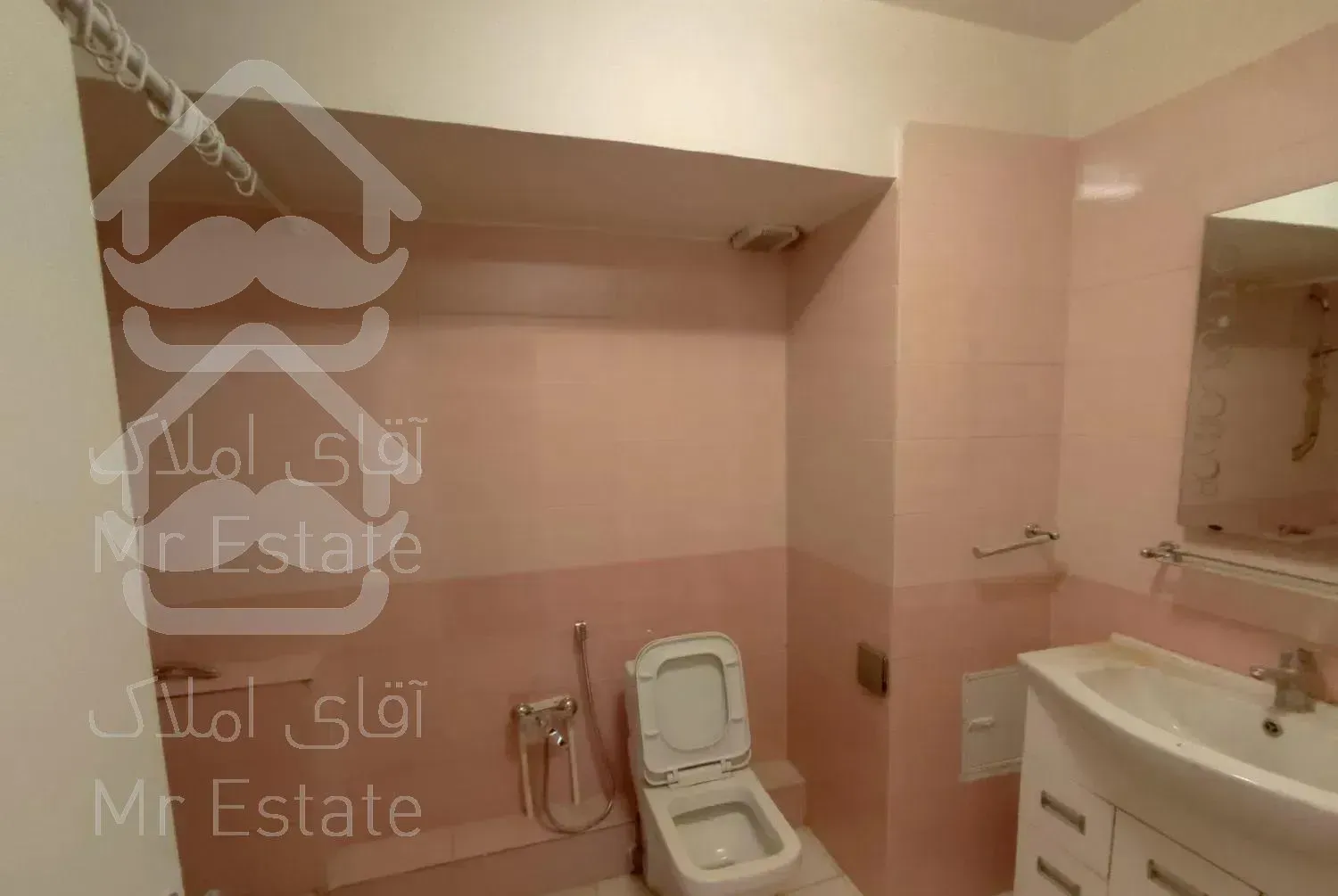 رهن و اجاره/3خوابه/141متری/با پارکینگ و انباری