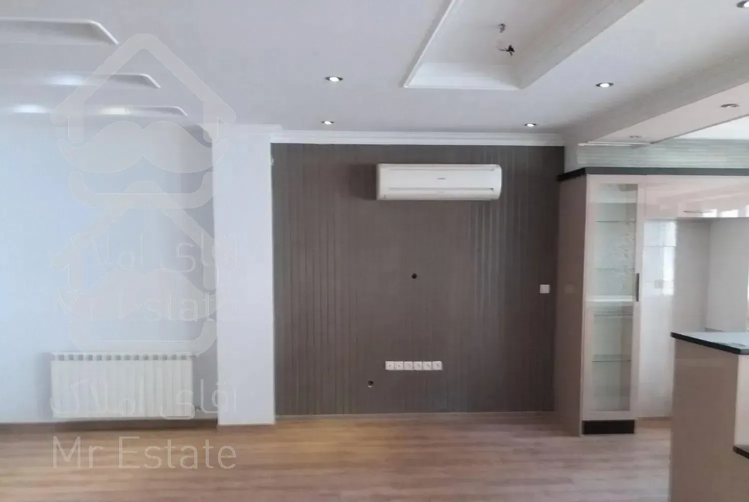 ۳ طبقه آپارتمان  جنوبی   یکجا  دهکده المپیک