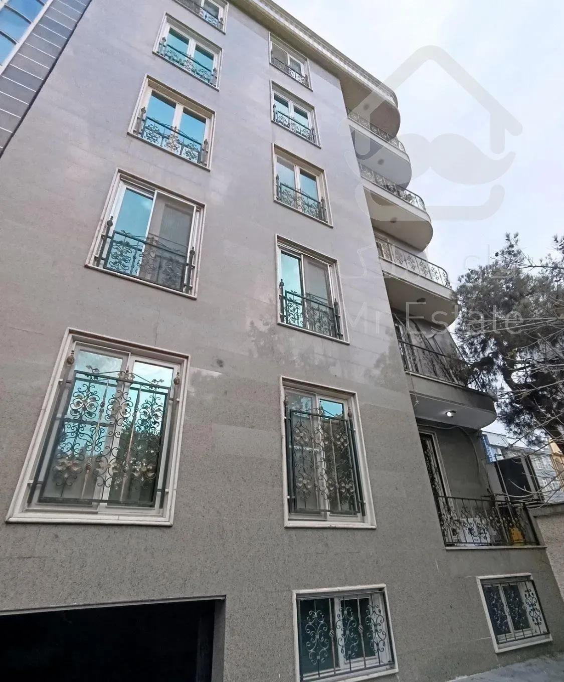 ۱۳۶ متر بهترین طبقه روبه آفتاب