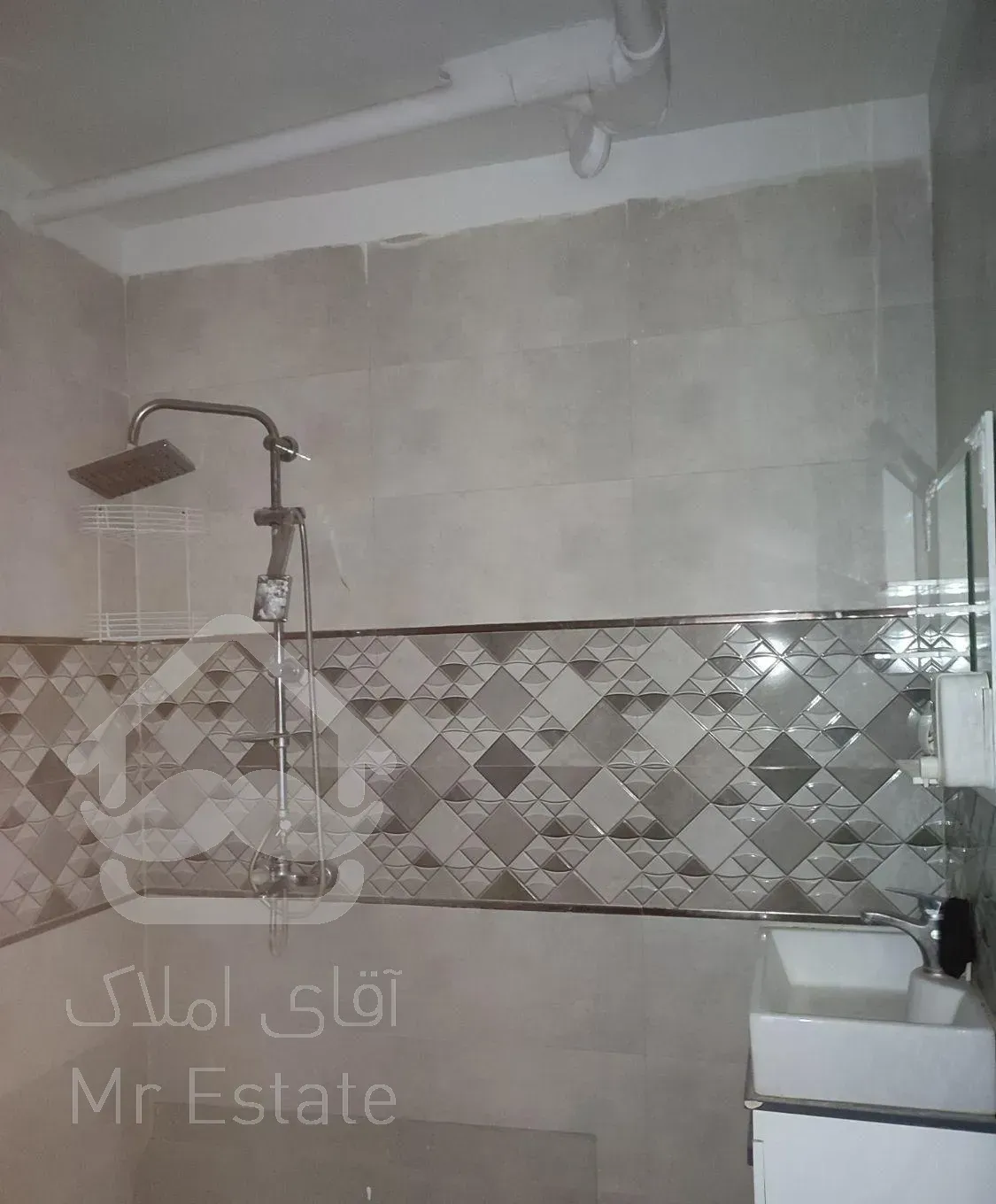 آزادی میرقاسمی ۱۱۴ متر