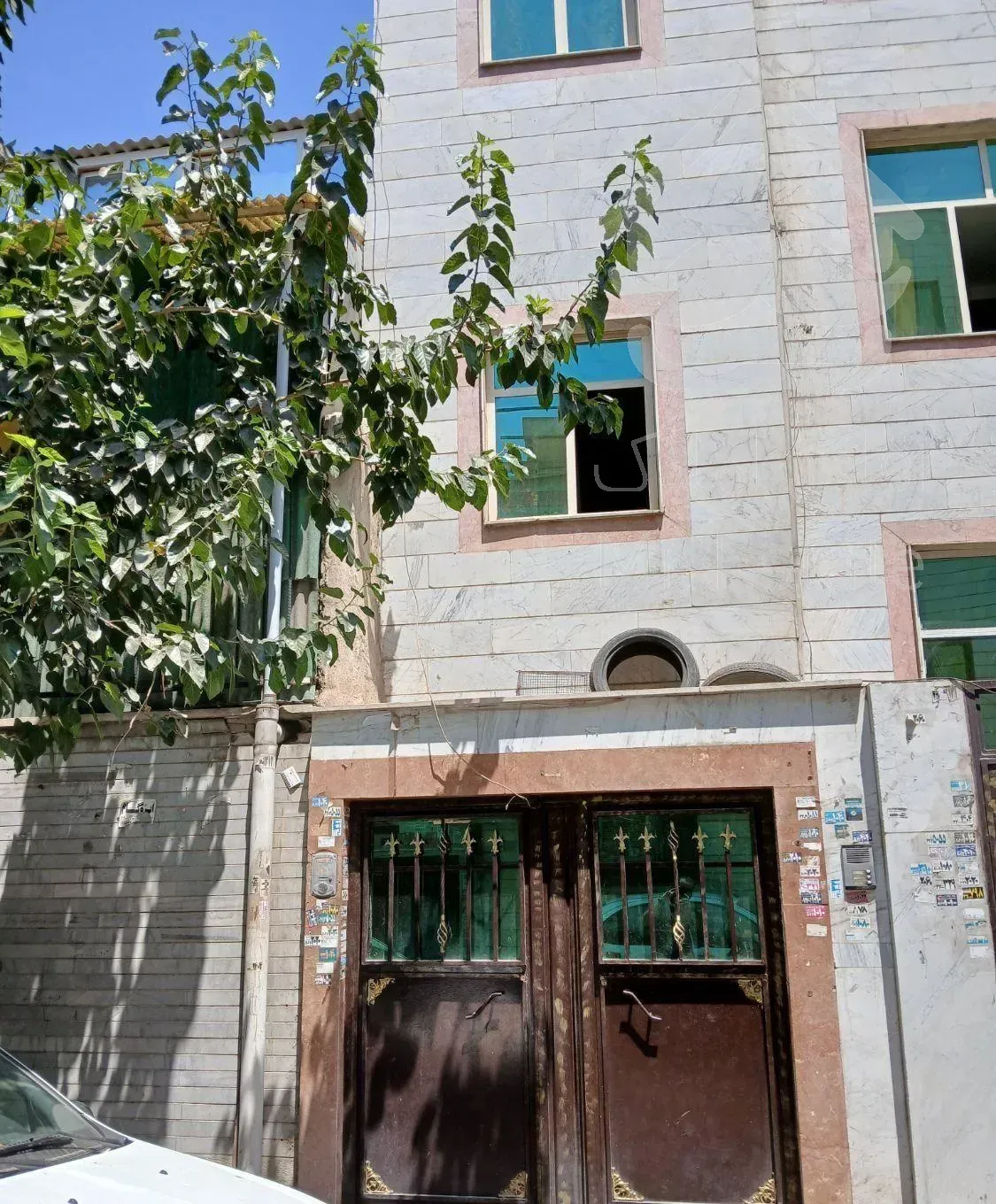 آپارتمان تک واحدی درلوسترفروشها