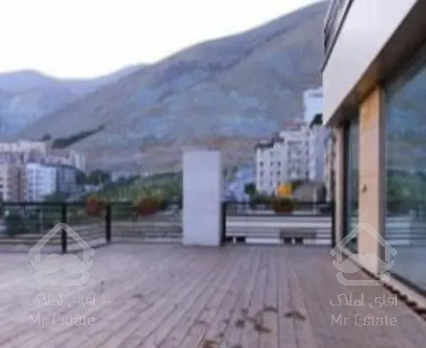 آپارتمان ٢٠٠ مترى(تراس وسیع+طبقه آخر)