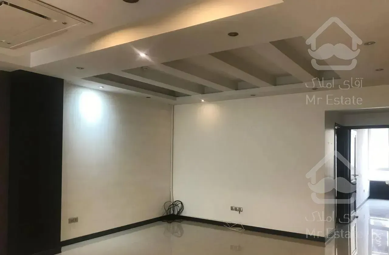 آپارتمان/۱۳۵متری /دوخواب /