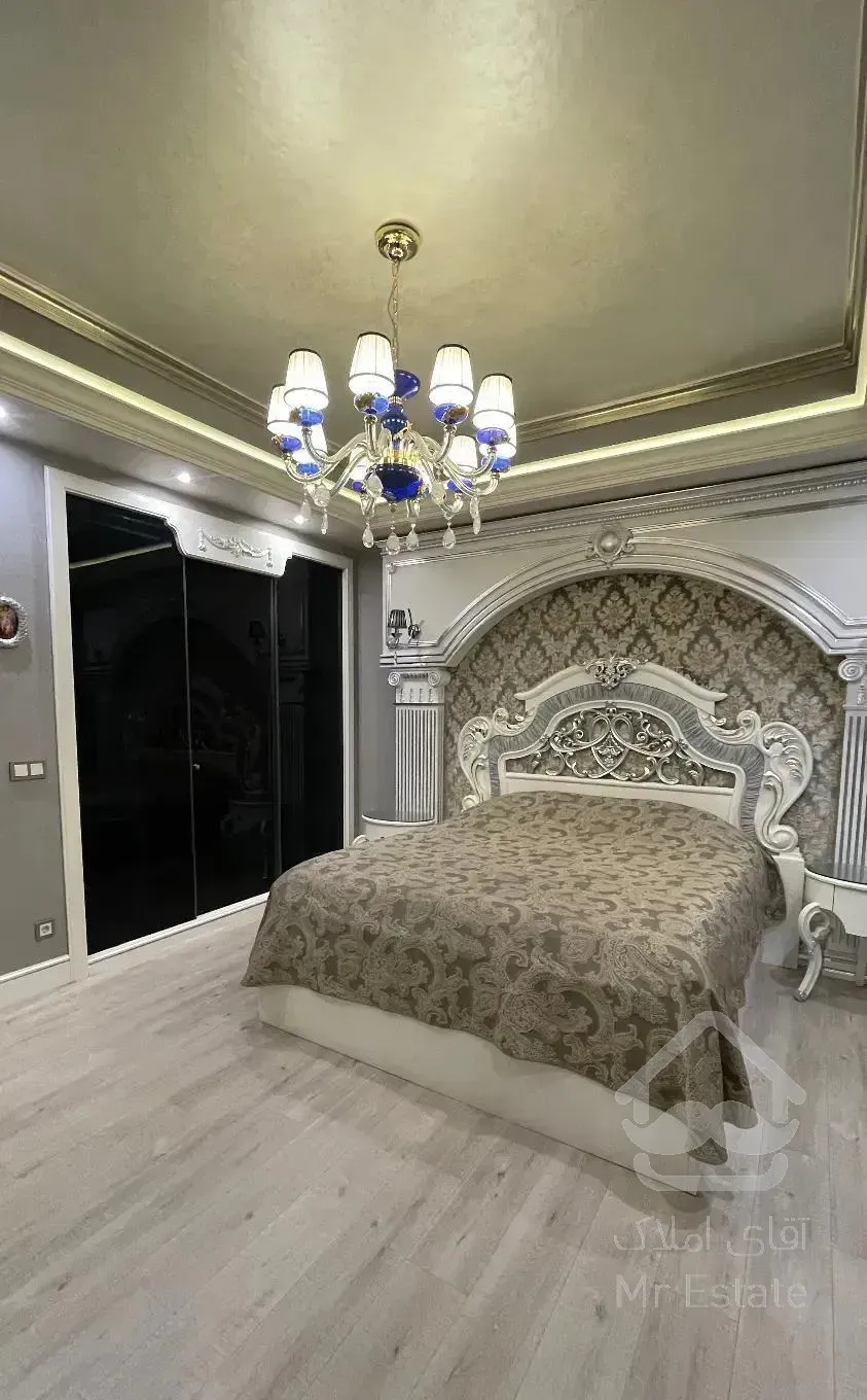 ۲۷۰ متر با ۲ تراس بزرگ و مبلمان ایتالیایی