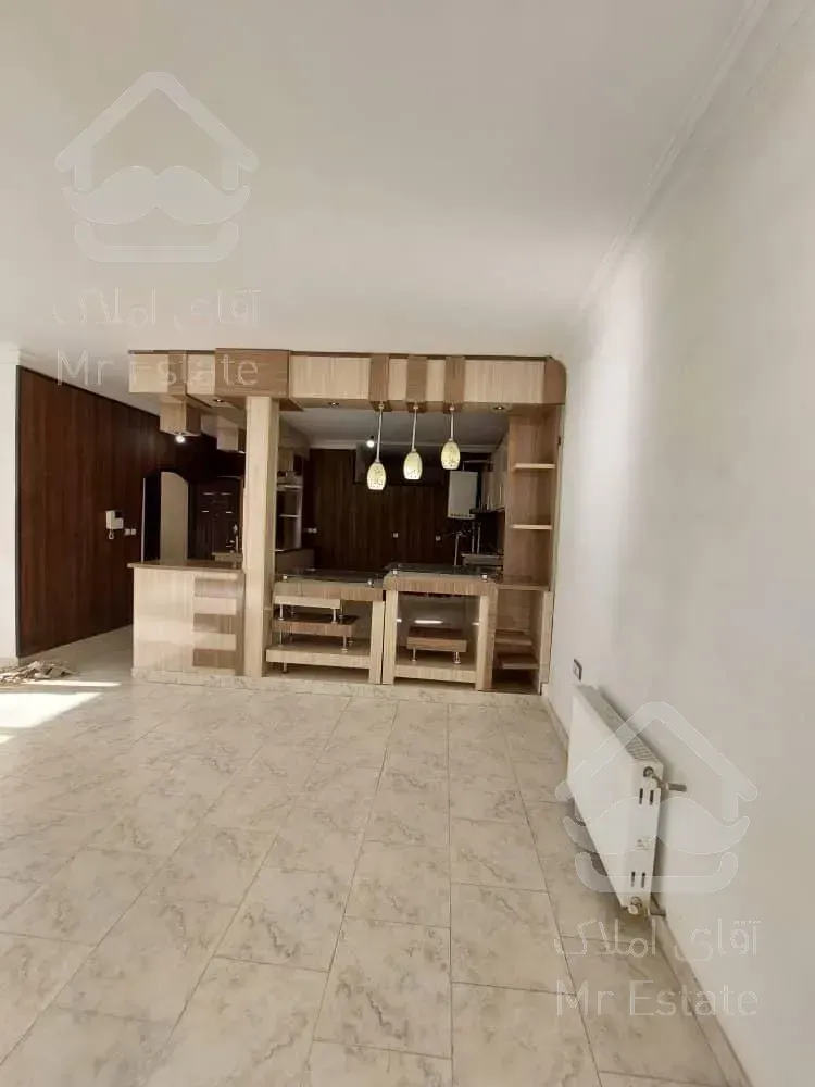 اپارتمان ۱۲۰ متری طبقه اول موقعیت شمالی جنوبی