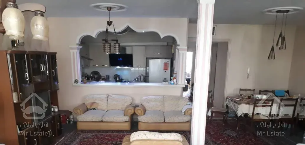 آپارتمان قدیمی 127متری بر بلوار اصلی فازچهار