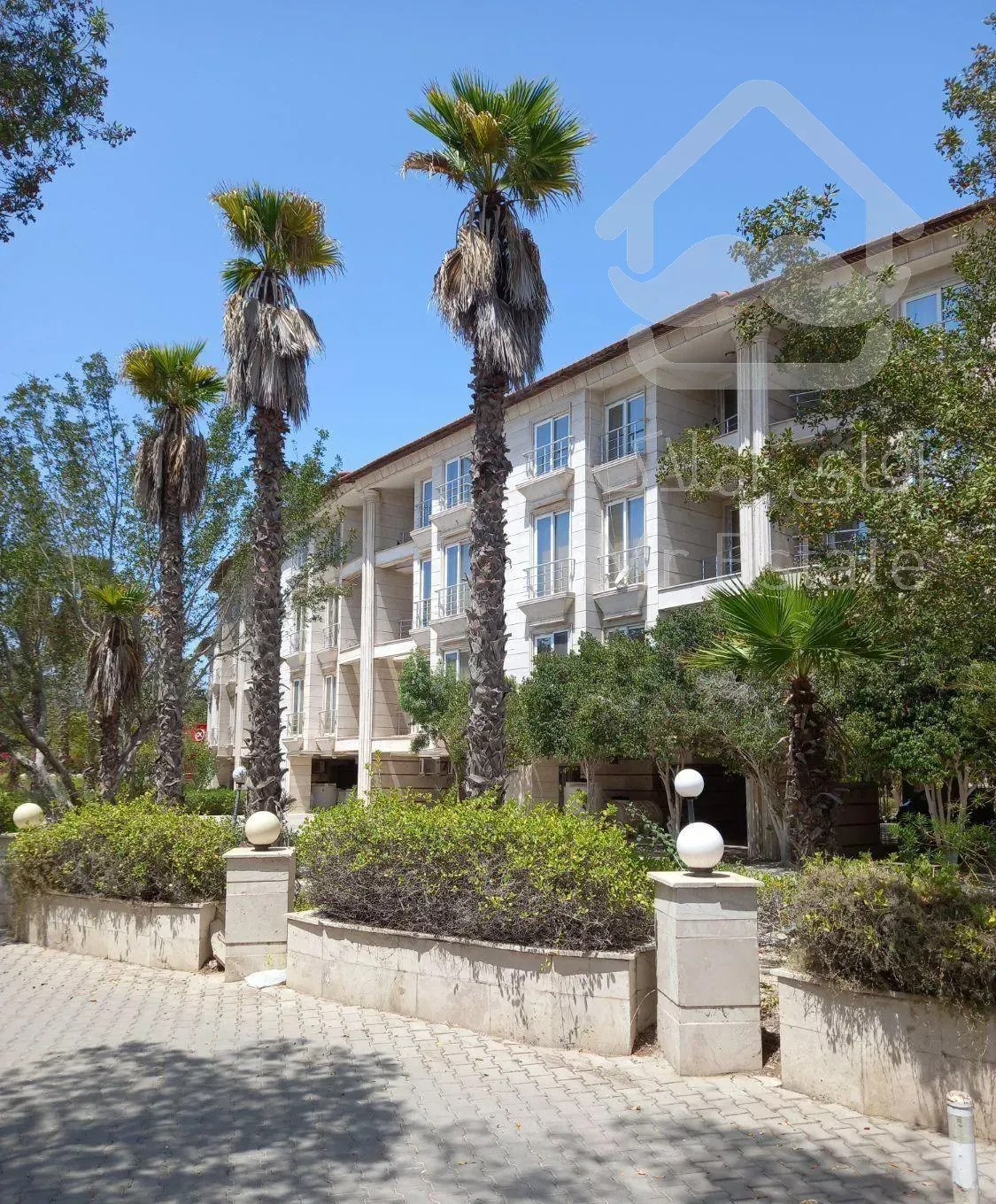 فروش آپارتمان ۵۶ متری ۱ خوابه طبقه ۲