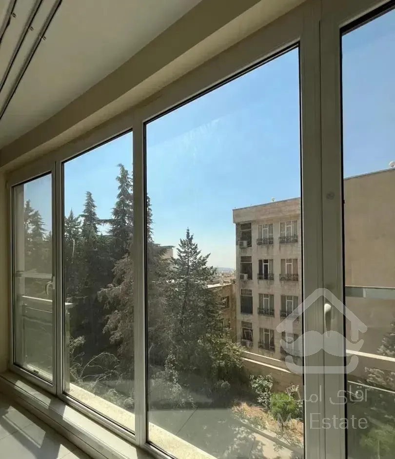 ۱۸۵ متر آجودانیه ۳ خواب/ ۲ پارکینگ فول مشاعات