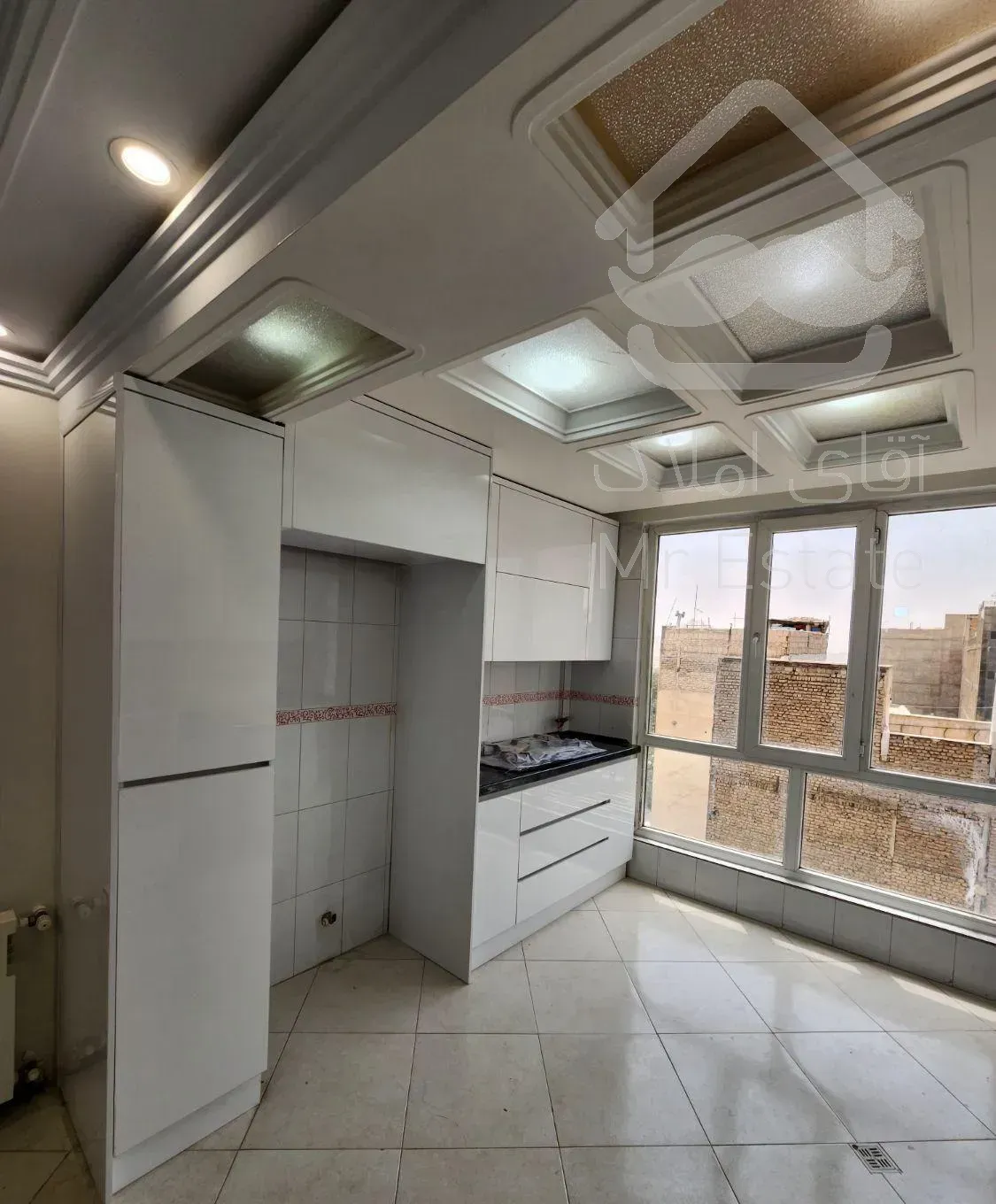 ۵۶ متر بازسازی‌شده با نور عالی، پارکینگ و آسانسور