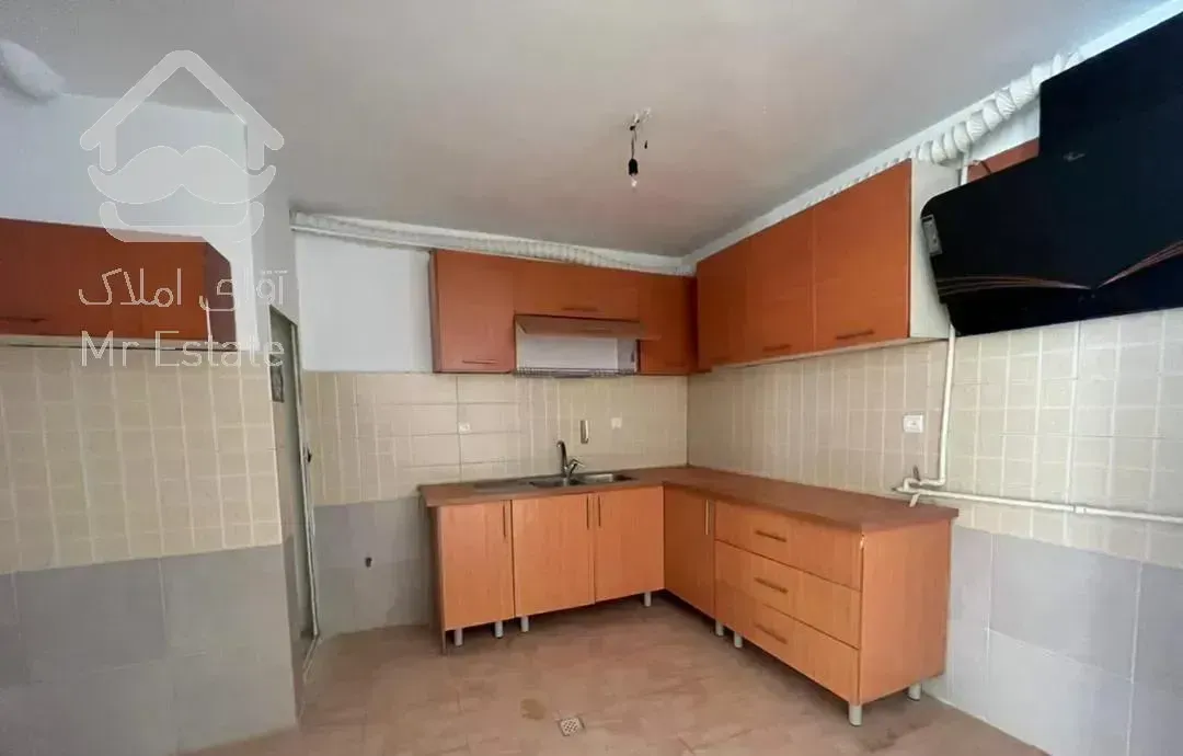 «حیاط مستقل قدیمی»