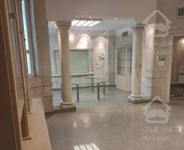 ۵۷۷ متر ویلا//باغ فردوس