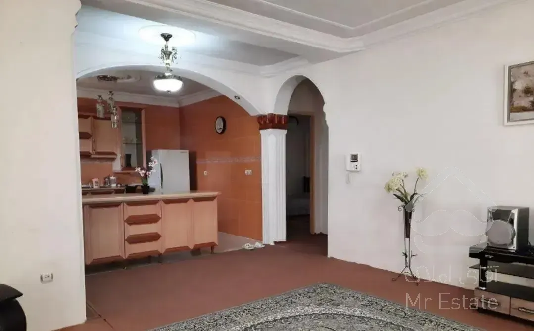 واحد ۱۰۰ متری مبله با حیاط و جای پارک