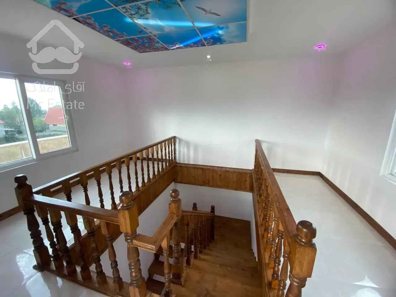 دوبلکس نمامدرن منطقه برند نور ٣٠٠مترى باروف