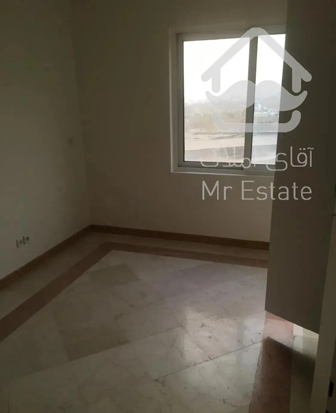 ااپارتمان ١٣٥مترمربع درمجتمع اساتیت