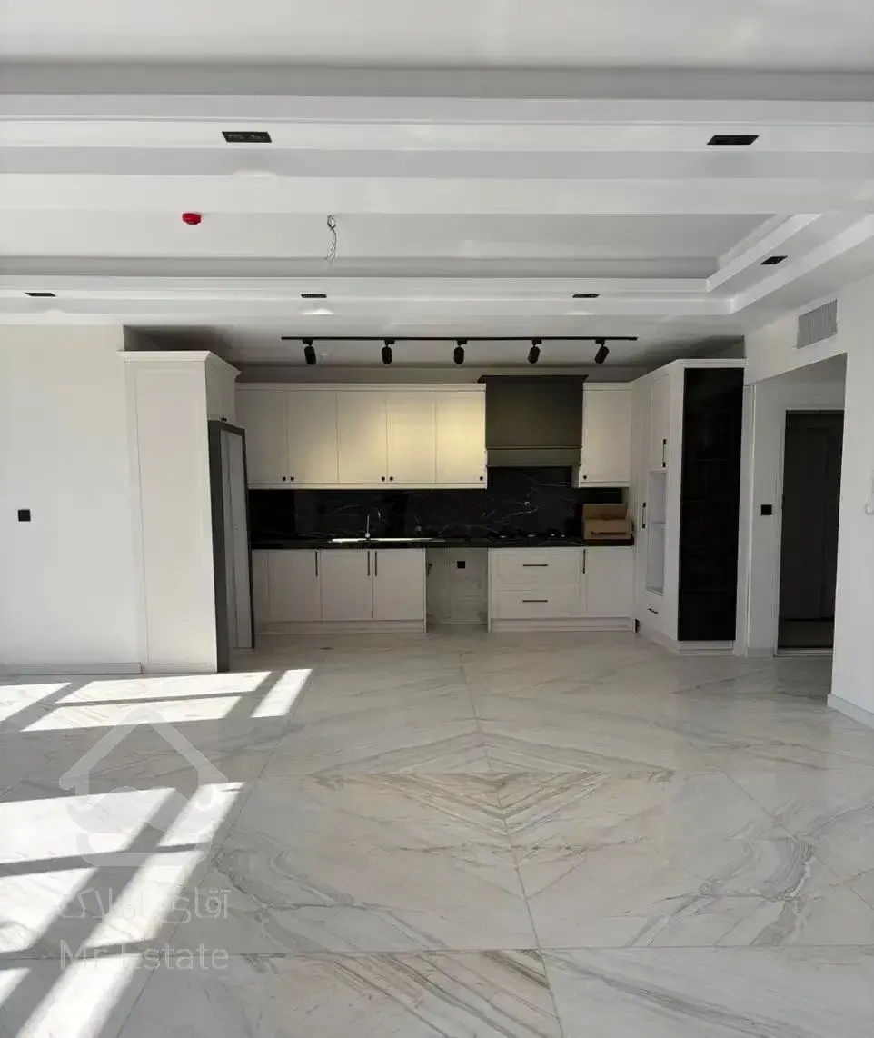 ۱۳۳متر ((۳خواب)) ۳نبش میدان تاپ لوکیشن