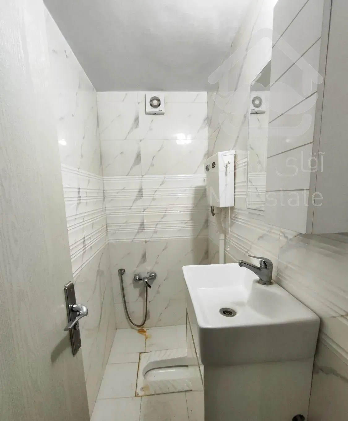 فروش آپارتمان ۶۱ متری ۲ خوابه طبقه ۲ در صادقیه