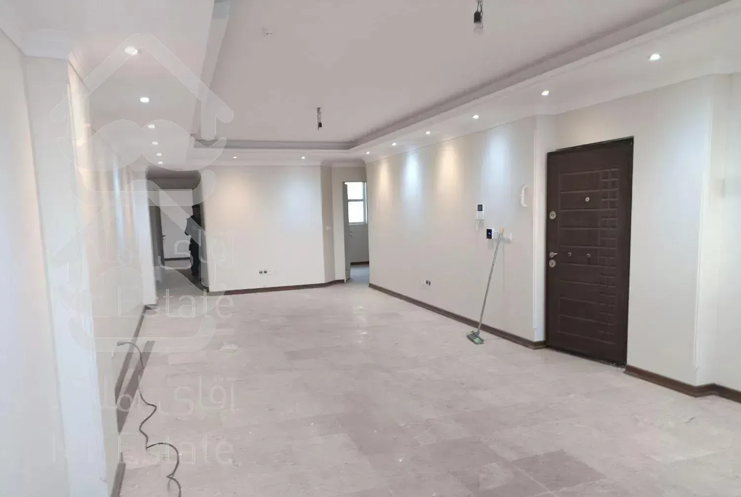 ۱۳۳متر.نوساز.تکواحدی.خ نجات الهی شمالی