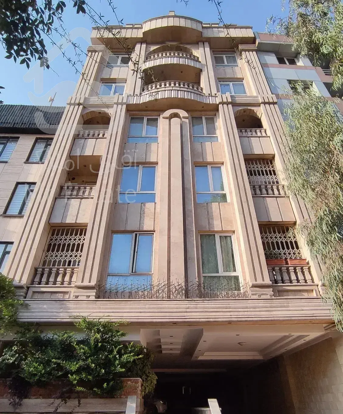 ۸۵ متری ۲ خواب فرجام