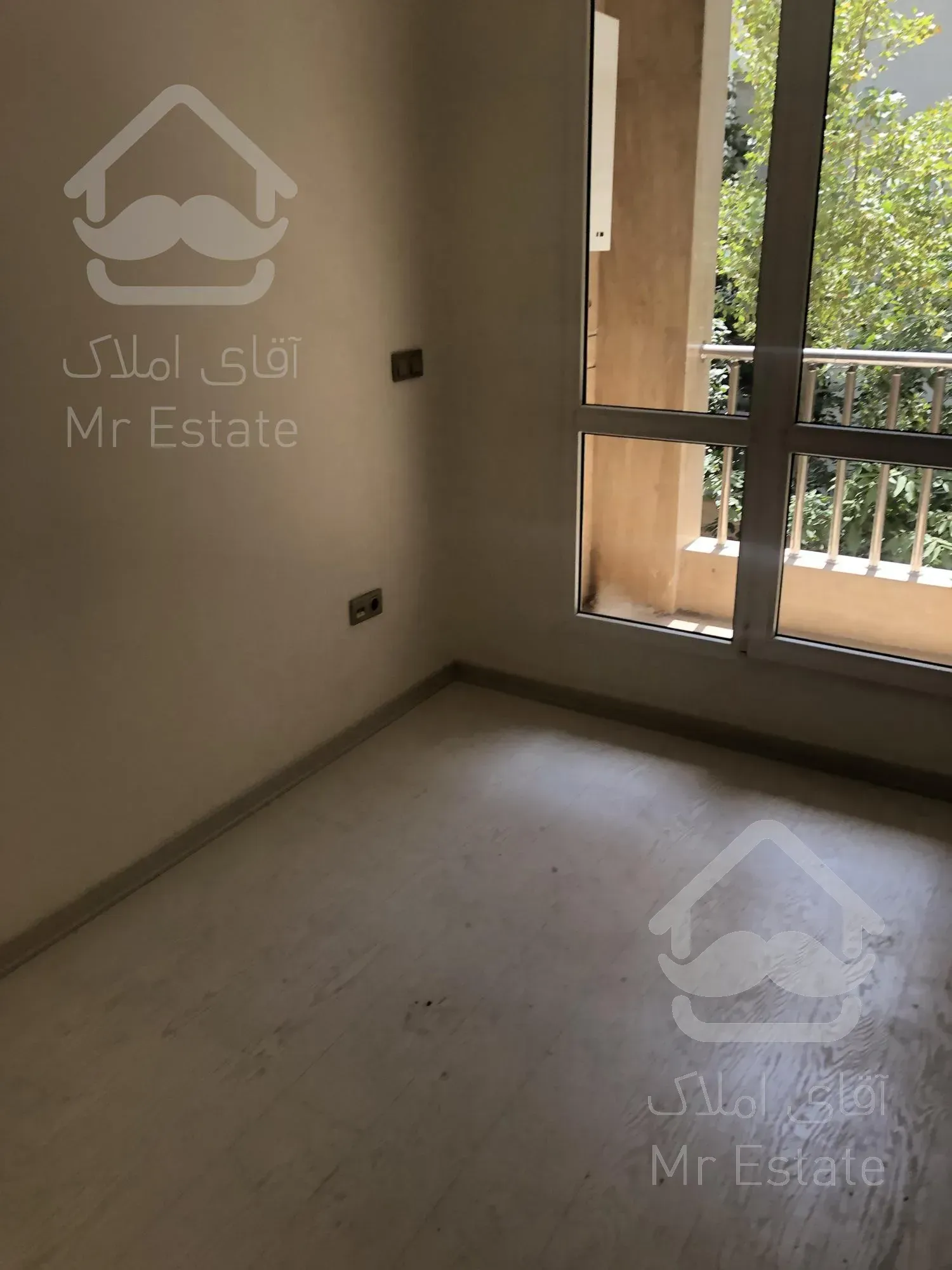 رهن و اجاره آپارتمان ۱۳۰ متری نیاوران ۳ خواب تراس