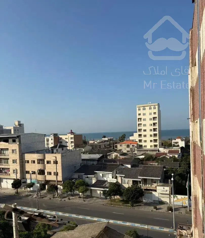 یه واحد 90 متری با فاصله نزدیک ب دریا