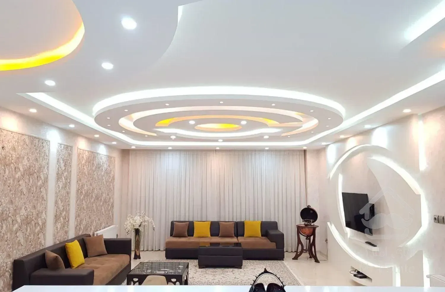 اجاره آپارتمان ۱۳۰ متری ۳ خوابه طبقه ۲ در بهارستان