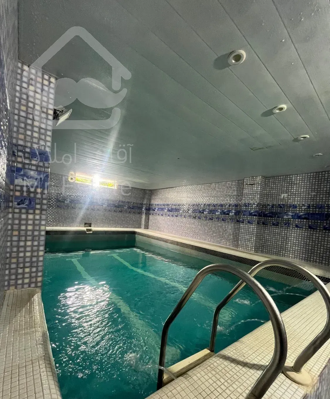 ویلا ۲۹۰متر استخردار سه خواب فول فرنیش