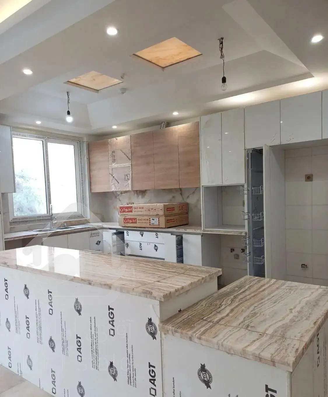 ۱۰۵ متر هلیسایی * غرق نور