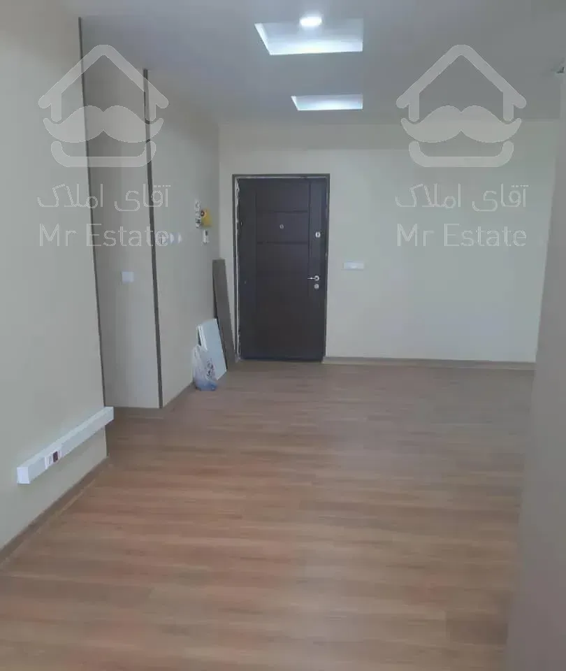 ۱۰۰متر اداری تجاری کنتراست مال دریاچه چیتگر، یاس ۳