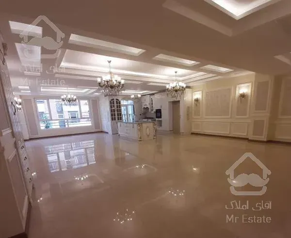 ۱۷۰ متر کلید نخورده ۳ خواب ۲ پارکینگ فول