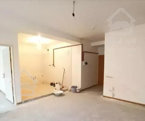 آپارتمان دوخوابه بدون نصبیات بَرخیابان فازسه سهند تبریز