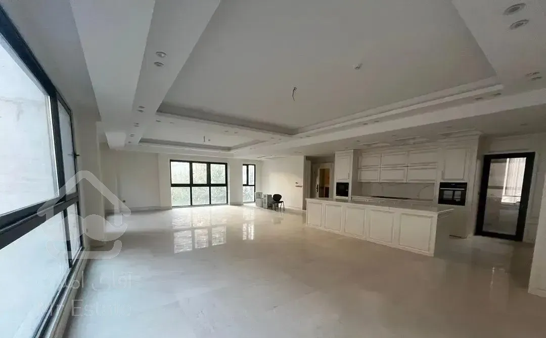 نیاوران۲۲۰ متر ۳خواب کلید نخورده