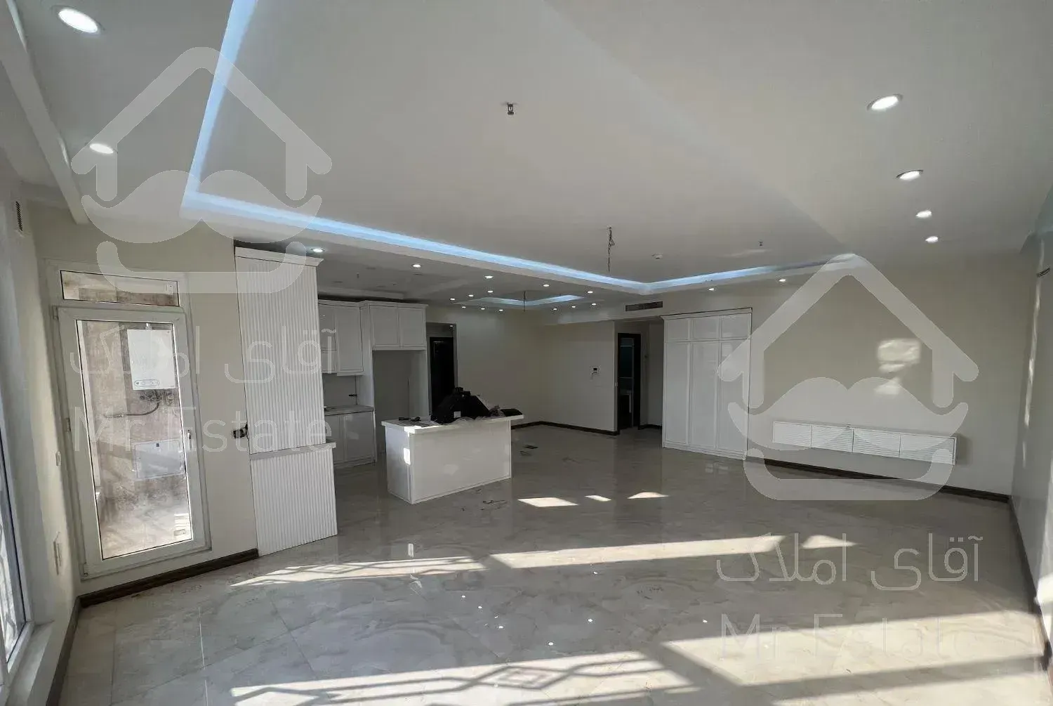 * خواجه عبدالله ۱۰۲متر' نوساز - ۲پارکینگ سندی *