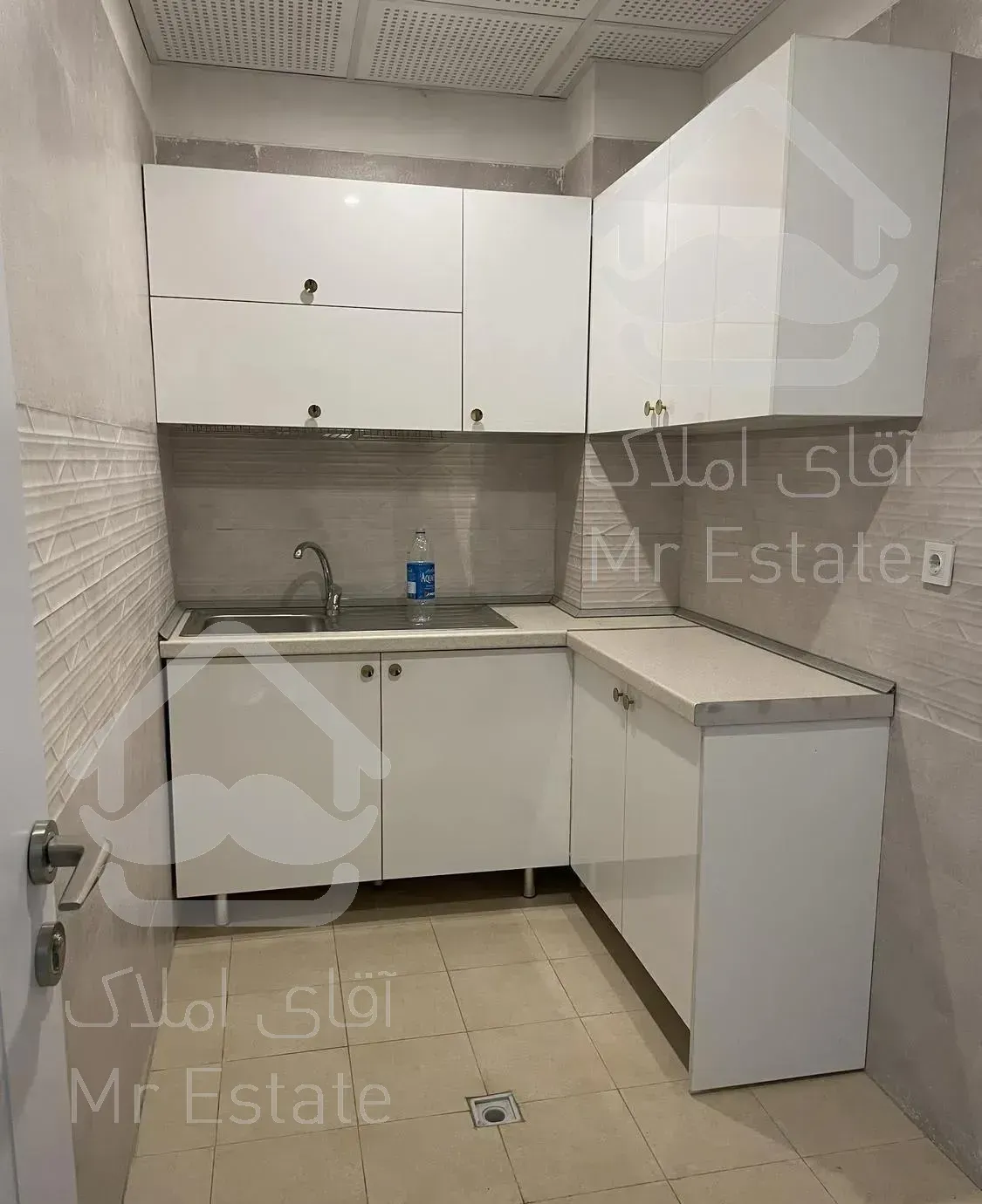 ۷۵ متر ، سند اداری ، برج تجاری اداری برند منطقه