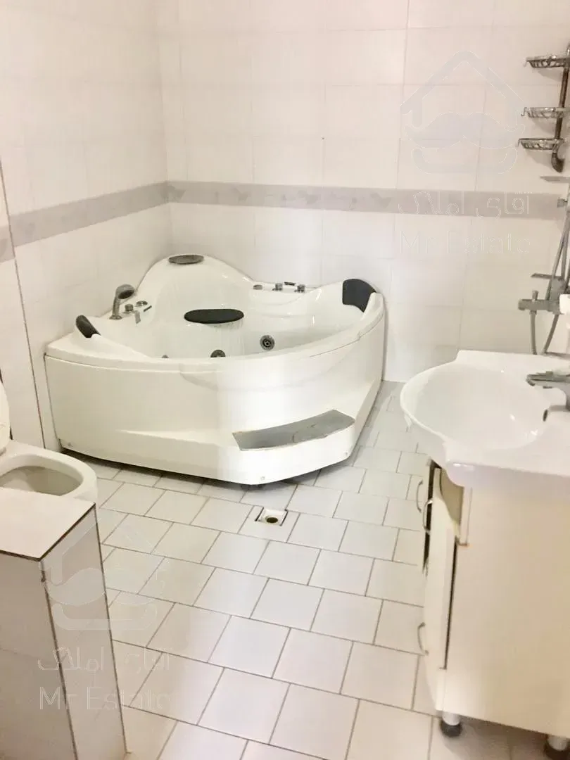 ۲۰۰متر ۴ خواب در شمال کاشانی (مهران)