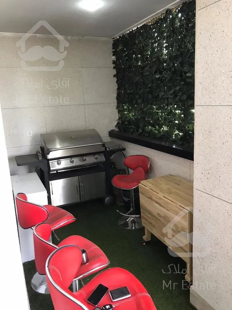 واحد ۱۲۹ متری در کنار دریاچه خلیج فارس با بهترین دید و امکانات