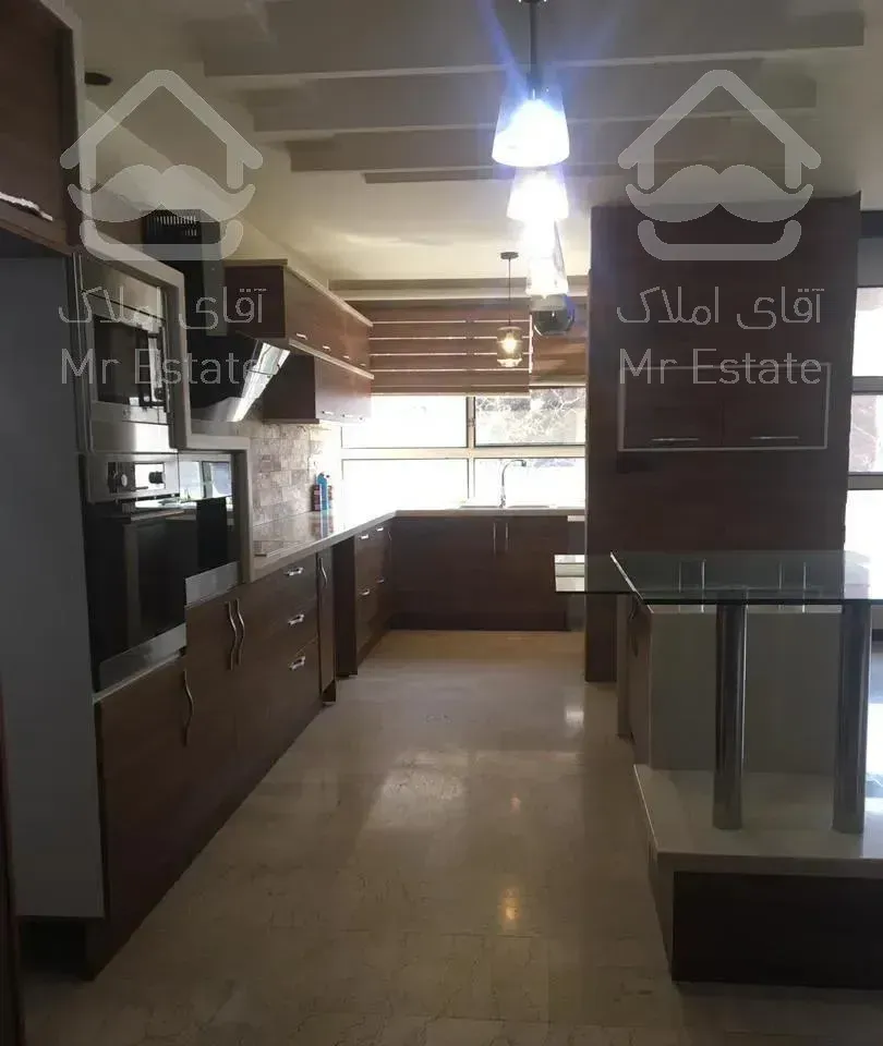 ۲۰۰ متری۲ پارکینگ بافت اصلی