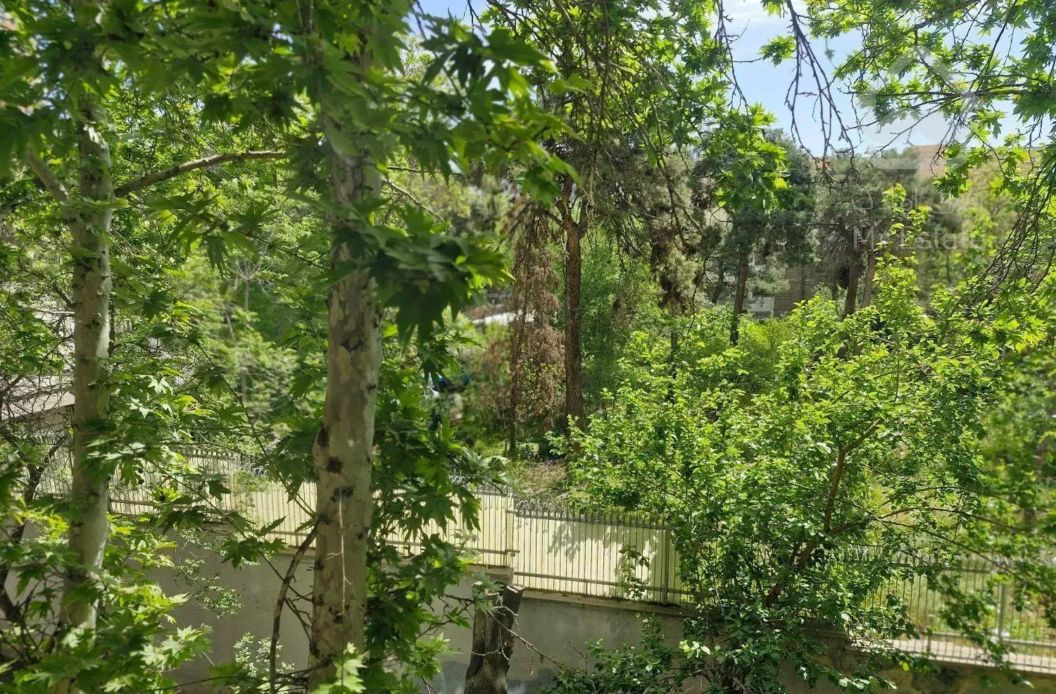 ساقدوش/۱۰۵متر روبه افتاب/ویو ابدی/متریال برند