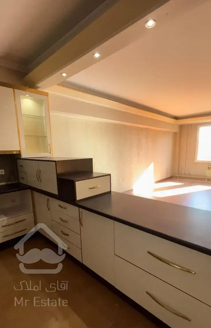 فروش آپارتمان ۱۵۵ متر ولیعصر فروغی