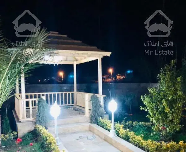 1000متر ویلایی 300بنا استخرتو باتصفیه