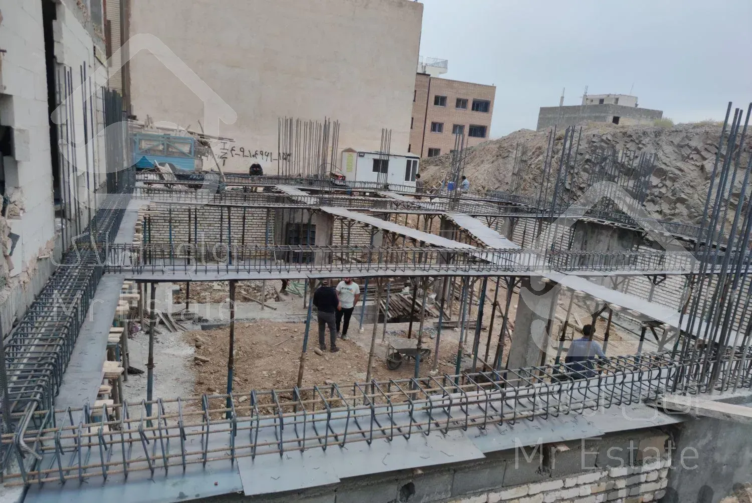 قالبندی سقف و ستون پیمانکاری ساختمان