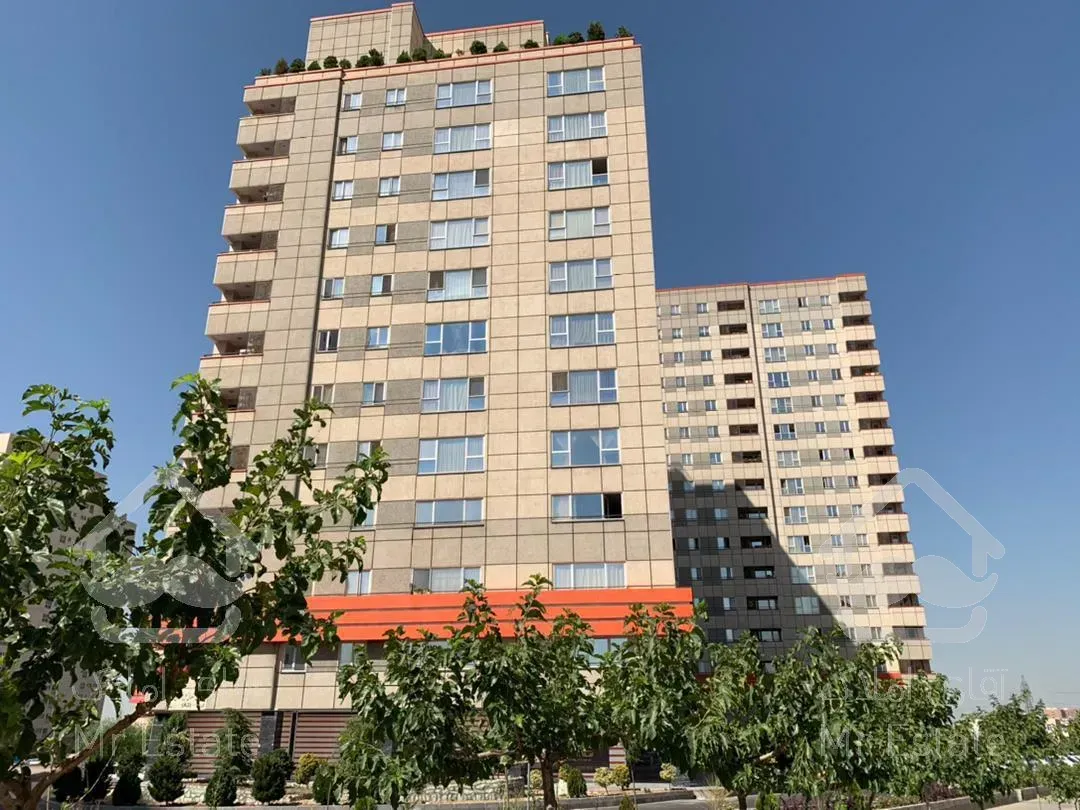 آپارتمان ١٢٠متری/دوخواب/فول امکانات/تهاتر* وام/غرب ایرانمال