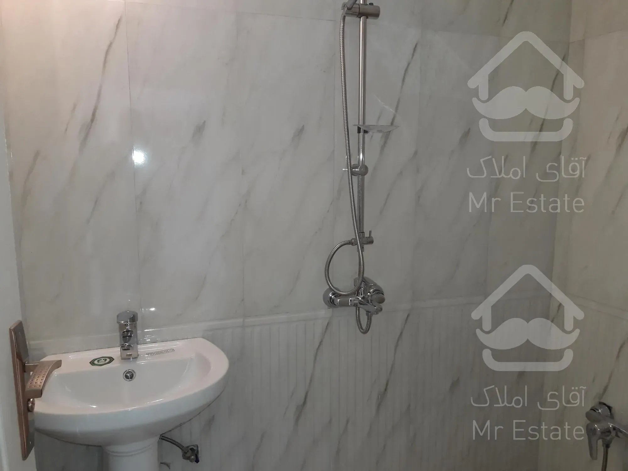 آپارتمان۹۸متر/سالن پرده خور/۱۰واحدی