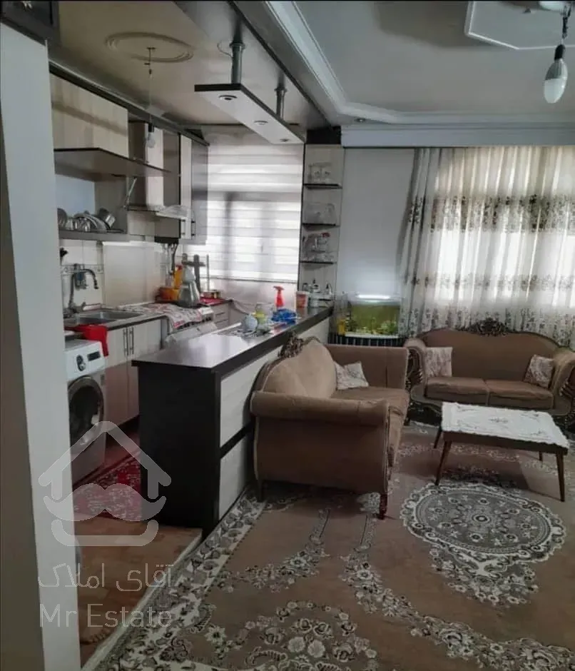 ۴۵متر//طبقه اول با آسانسور/دارای حیاط خلوت