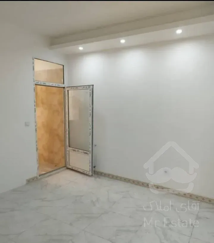 ۸۱متر دو خواب فول امکانانت گذر پهن کلید نخورده