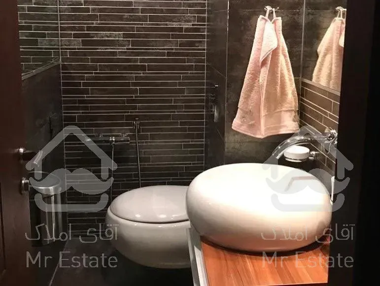 135 متری آجودانیه