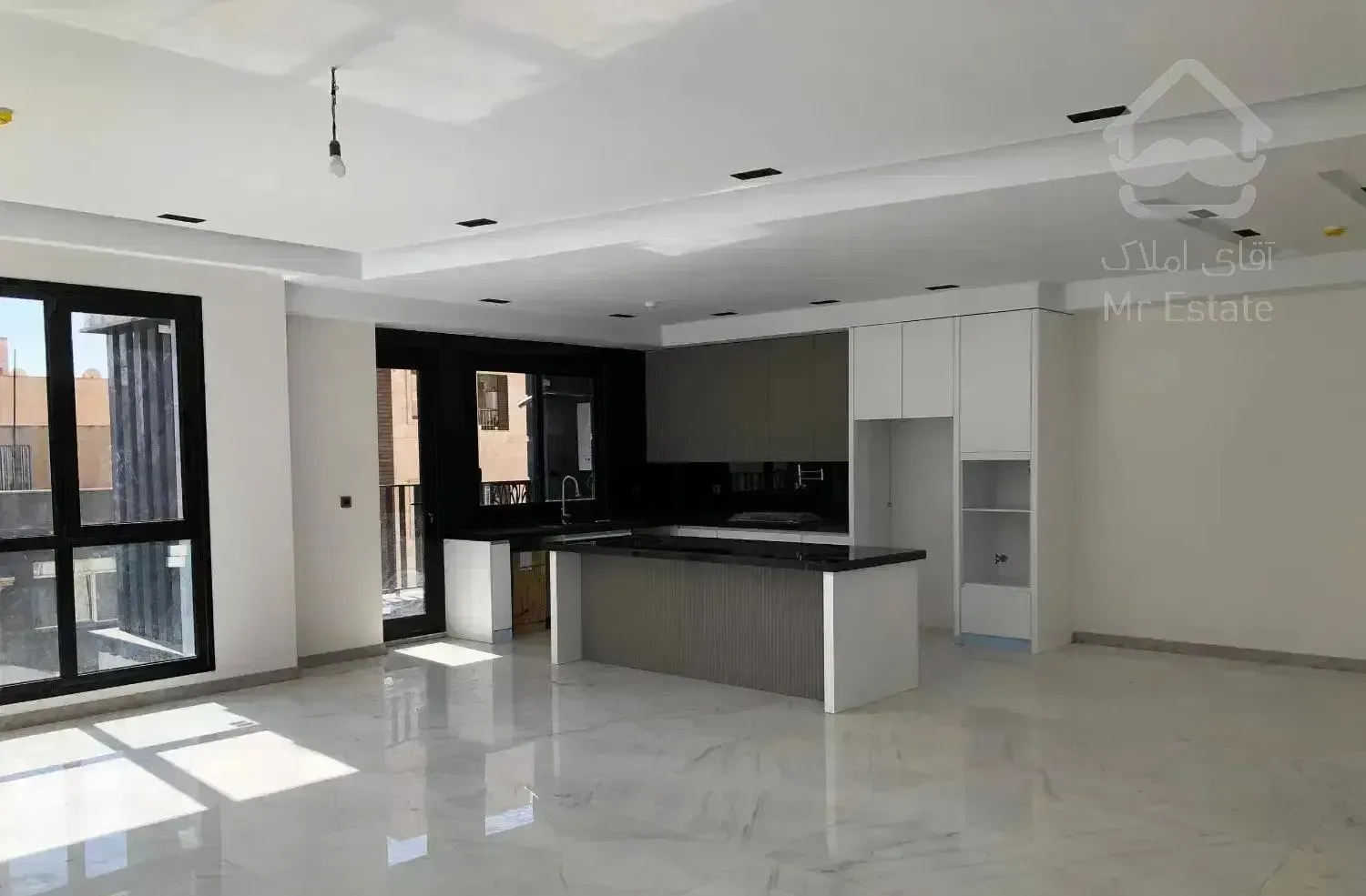 ۱۳۰متر/سه خواب/فول امکانات/در حدکلید نخورده/پاتریس